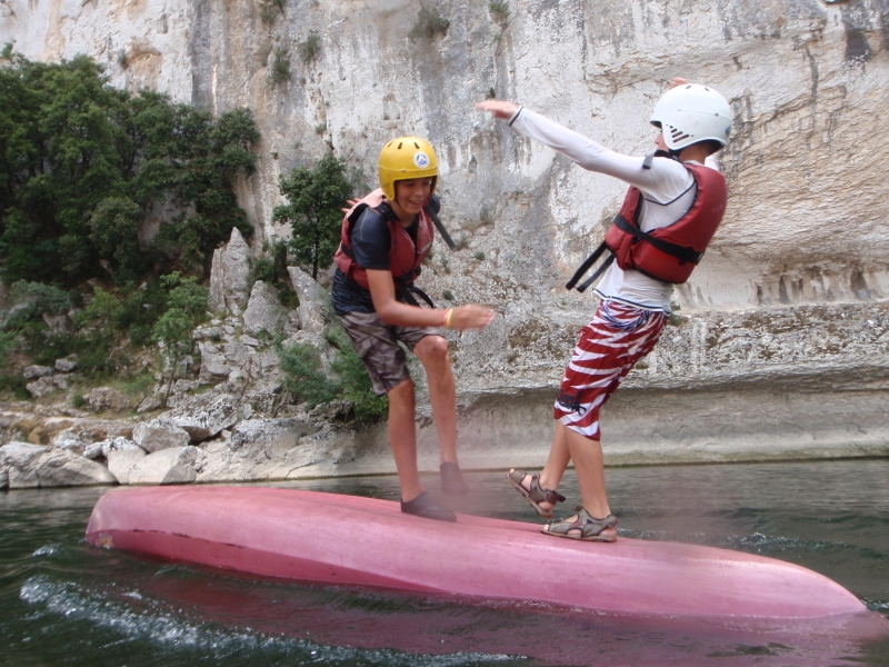 Village Camps International Summer Camp Ard&egrave;che, France 2019-07-26 https://www.villagecamps.com/journals_admin/images/75-35-Vito and Jarek wrestle.jpg
